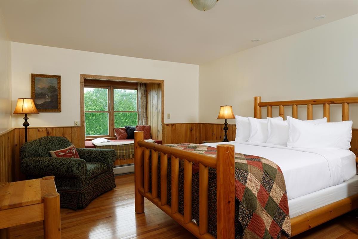 Friends Lake Inn Chestertown Bagian luar foto